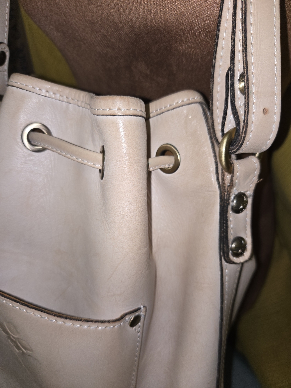 Patricia Nash! EUC💯 Womens Floral Embossed Cream Leather HOBO Set - Picture 4 of 16